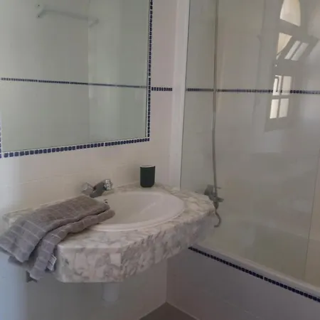 Διαμέρισμα Oasis By The Pool