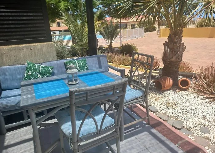 Oasis By The Pool Apartment